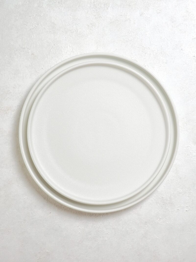 Set White plates