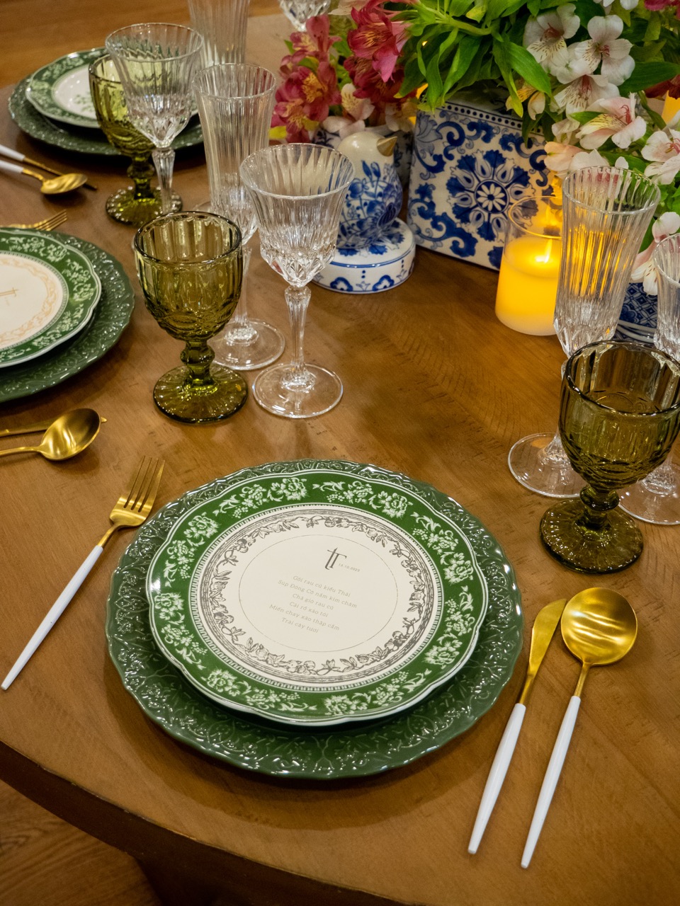 Ban tron vintage lon