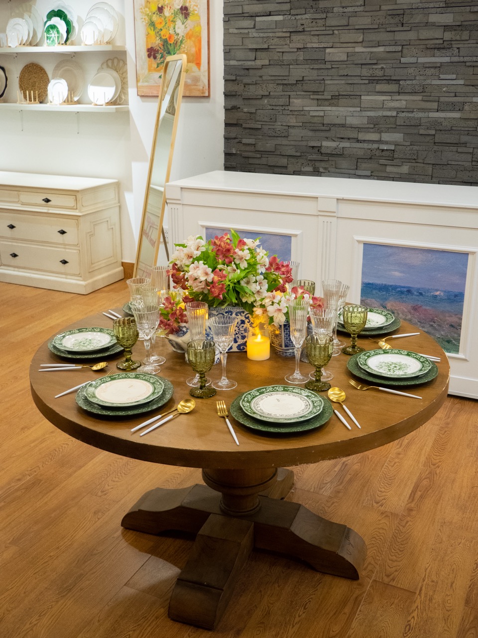 Ban tron vintage lon