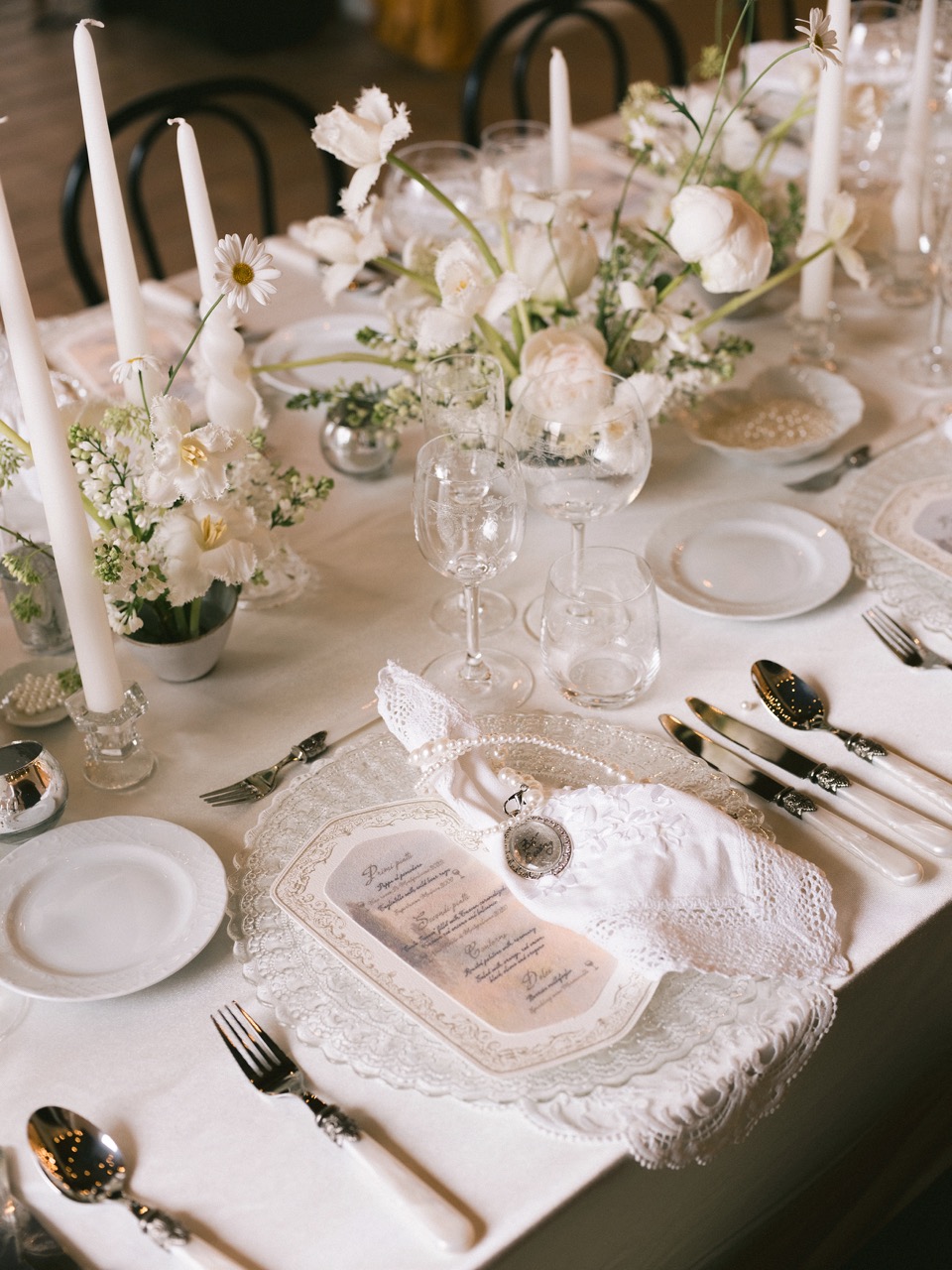 SneakpeeksV&L_548 Large